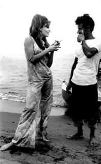 Raquel Welch feet photo thumbnail