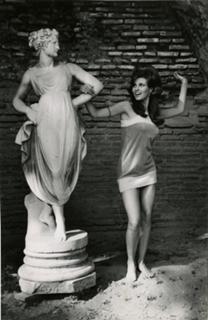 Raquel Welch feet photo thumbnail