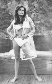 Raquel Welch feet photo thumbnail