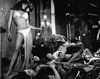 Raquel Welch feet photo thumbnail