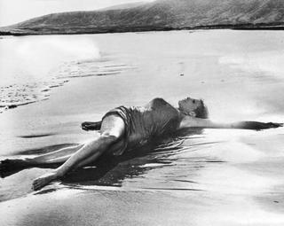 Raquel Welch feet photo thumbnail