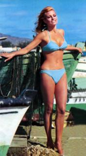Raquel Welch feet photo thumbnail