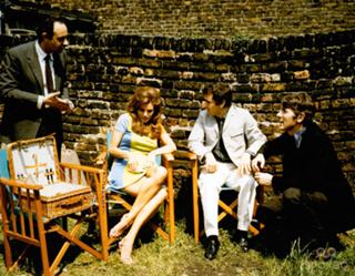 Raquel Welch feet photo thumbnail
