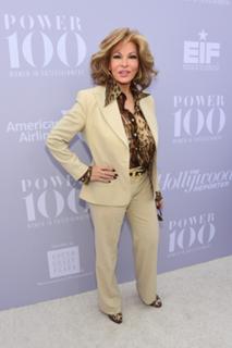 Raquel Welch feet photo thumbnail