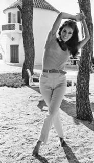 Raquel Welch feet photo thumbnail