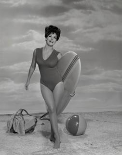 Raquel Welch feet photo thumbnail