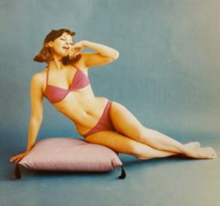 Raquel Welch feet photo thumbnail