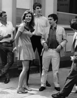 Raquel Welch feet photo thumbnail