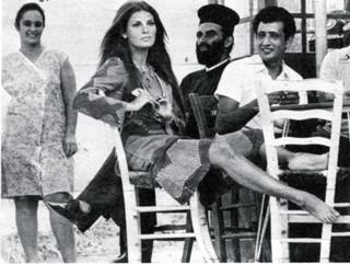 Raquel Welch feet photo thumbnail