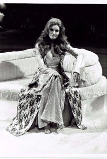Raquel Welch feet photo thumbnail