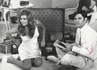 Raquel Welch feet photo thumbnail