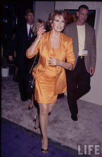 Raquel Welch feet photo thumbnail