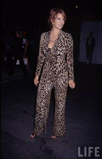Raquel Welch feet photo thumbnail