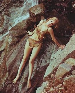 Raquel Welch feet photo thumbnail