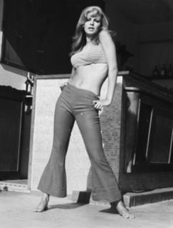Raquel Welch feet photo thumbnail