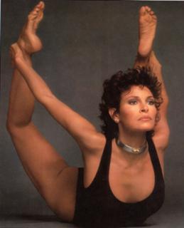 Raquel Welch feet photo thumbnail
