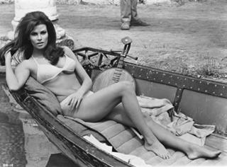 Raquel Welch feet photo thumbnail