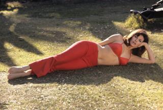 Raquel Welch feet photo thumbnail