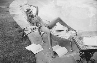 Raquel Welch feet photo thumbnail