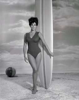 Raquel Welch feet photo thumbnail