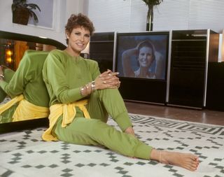 Raquel Welch feet photo thumbnail