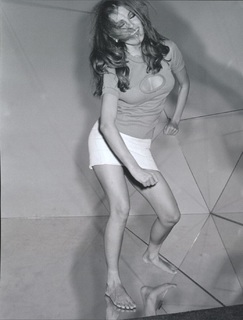 Raquel Welch feet photo thumbnail