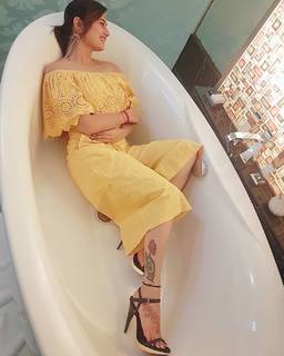 Rashami Desai feet photo 19
