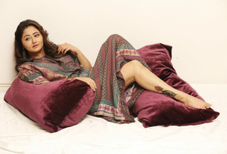 Rashami Desai feet photo 2