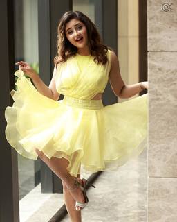 Rashami Desai feet photo 11