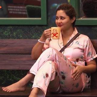 Rashami Desai feet photo 19