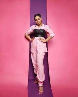 Rashami Desai feet photo 14