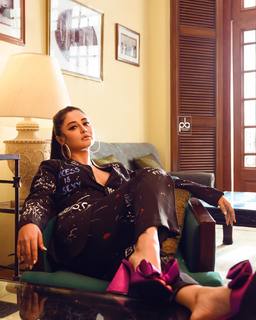 Rashami Desai feet photo 19