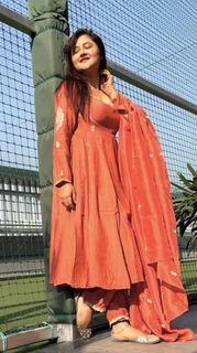 Rashami Desai feet photo 1