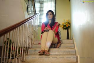 Rashi Khanna feet photo thumbnail