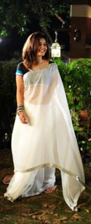 Rashi Khanna feet photo thumbnail