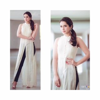 Rashi Khanna feet photo thumbnail