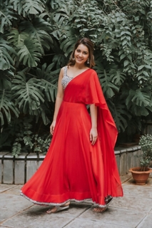 Rashi Khanna feet photo thumbnail