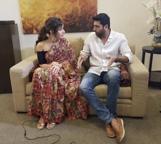 Rashi Khanna feet photo thumbnail