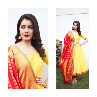 Rashi Khanna feet photo thumbnail