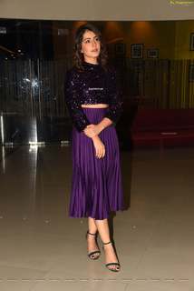 Rashi Khanna feet photo thumbnail