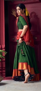 Rashi Khanna feet photo thumbnail