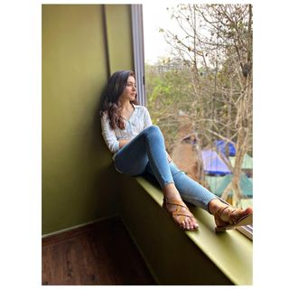 Rashi Khanna feet photo thumbnail