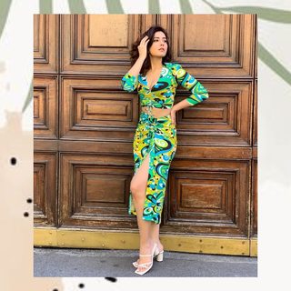 Rashi Khanna feet photo thumbnail
