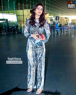 Rashi Khanna feet photo thumbnail