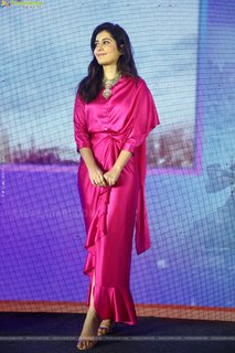 Rashi Khanna feet photo thumbnail