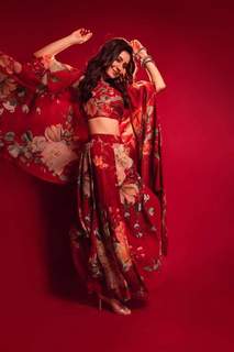Rashi Khanna feet photo thumbnail