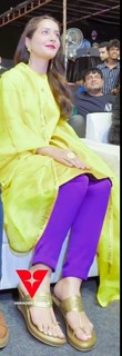 Rashi Khanna feet photo thumbnail