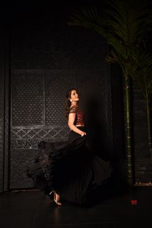 Rashi Khanna feet photo thumbnail