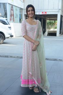 Rashi Khanna feet photo thumbnail