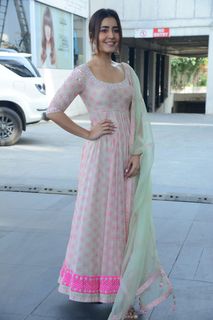 Rashi Khanna feet photo thumbnail